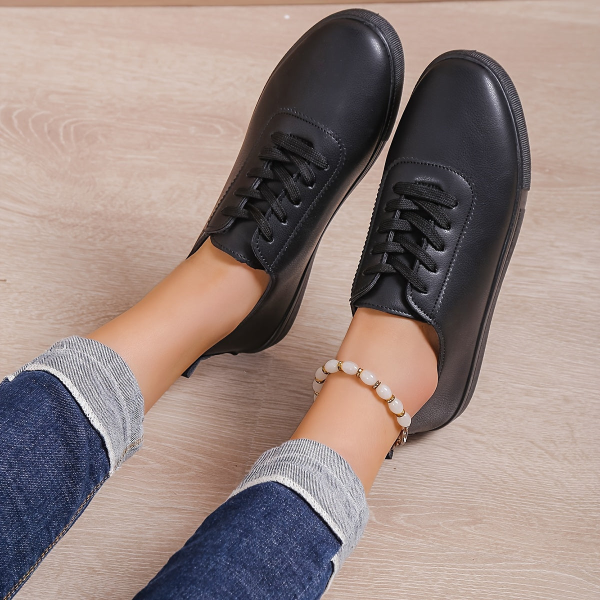 Women's Minimalist Low Top Sneakers, Solid Color Round Toe Lace Up Faux Leather Shoes, Casual Walking Sneakers