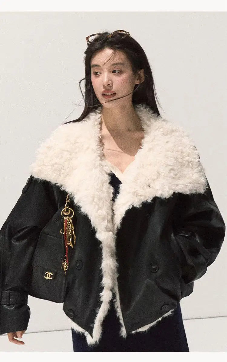 Winter in Coats & Jackets for Women 2025 Genuine Leather Jacket Female Large Wool Lapel Stylish Motorcycle Warm Short Coat With