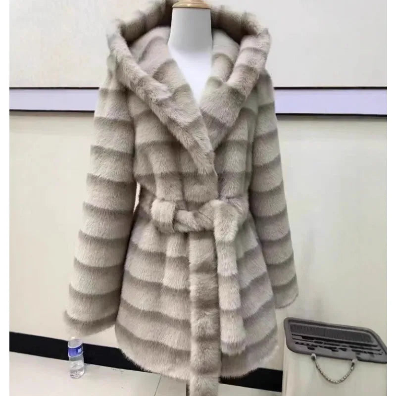 A New Eco-friendly Fur Coat with A Hood Young Sweet and Noble Imitating Fur and European Mink Fleece One-piece Coat Fashion Warm