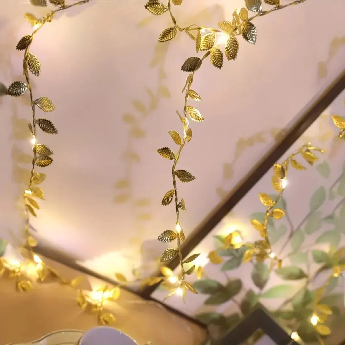 1PC 2M 20LED Golden Tiny Leaves Fairy Light Battery Powerd Led Copper Wire String Lights for Wedding Home Party DIY Xmas Decor