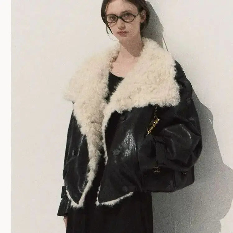 Winter in Coats & Jackets for Women 2025 Genuine Leather Jacket Female Large Wool Lapel Stylish Motorcycle Warm Short Coat With